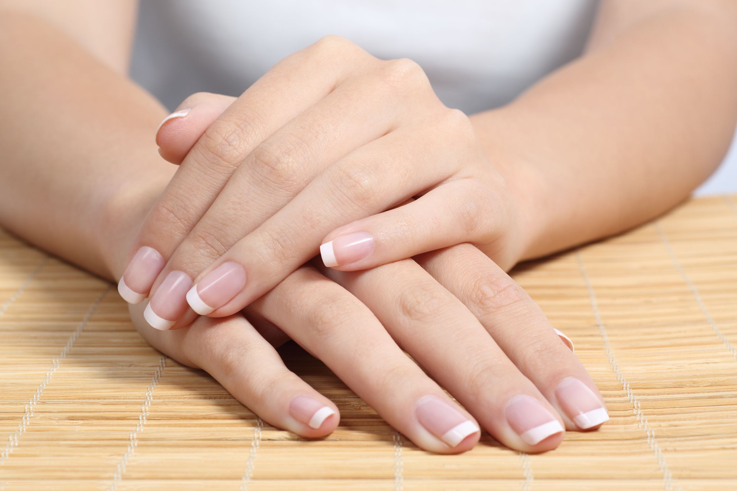 7 treatments for exfoliated nails Shopping in Romania